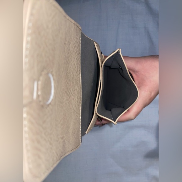 Tan wallet / small purse. - Picture 4 of 5